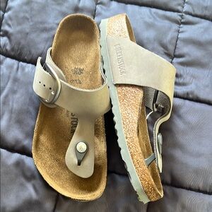 Birkenstock Gizeh Big Buckle Soft Footbed Dove Gray Excellent Condition